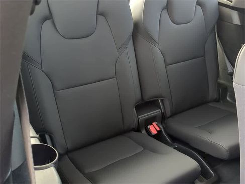 New 2026 Volvo XC90 B6 Plus w/ Protection Package Premier image 21