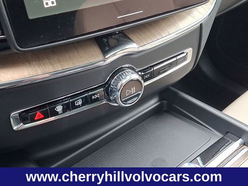 New 2026 Volvo XC60 B5 Plus w/ Protection Package Premier image 12