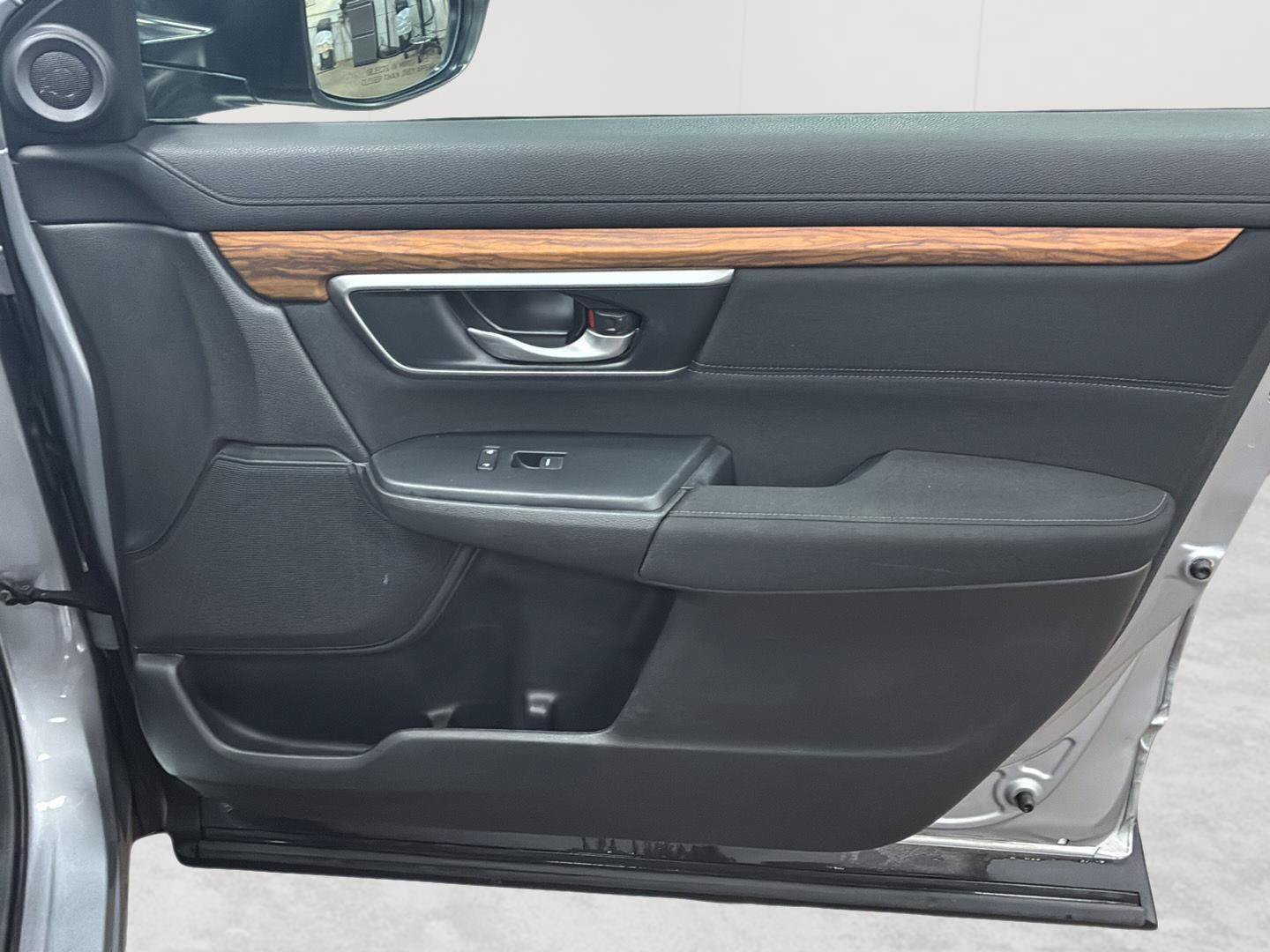 Used 2018 Honda CR-V EX image 15