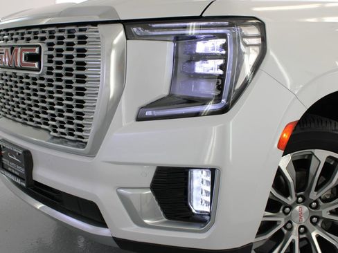 Used 2021 GMC Yukon Denali w/ Denali Premium Package image 21