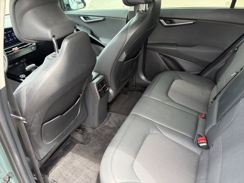 Used 2023 Kia Niro EX Touring FWD image 17