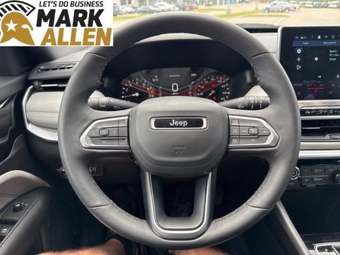 Used 2025 Jeep Compass Limited AWD/4WD image 11