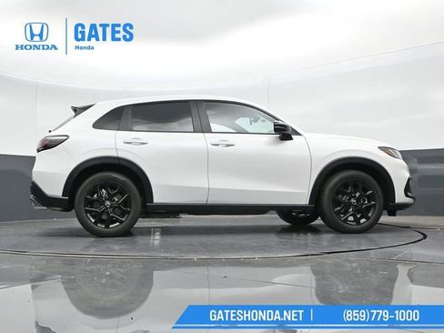 Certified 2025 Honda HR-V Sport image 37