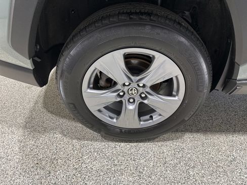 Used 2022 Toyota RAV4 XLE AWD/4WD image 20