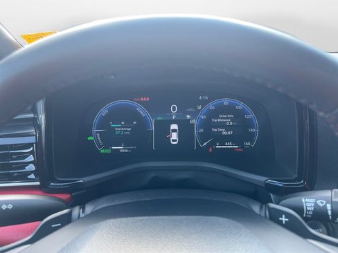 Used 2025 Toyota Camry XSE FWD image 11