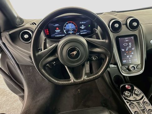 Used 2021 McLaren GT RWD image 22