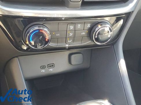 Used 2024 Buick Encore GX Sport Touring AWD/4WD image 27