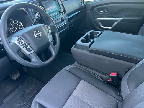 Used 2024 Nissan Titan SV AWD/4WD image 10