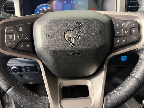 Used 2024 Ford Bronco Outer Banks AWD/4WD image 16