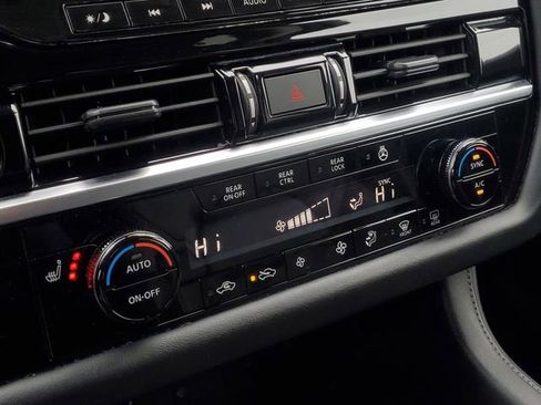 Used 2023 Nissan Pathfinder SL image 24