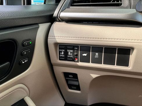 Certified 2025 Honda Odyssey EX-L image 32