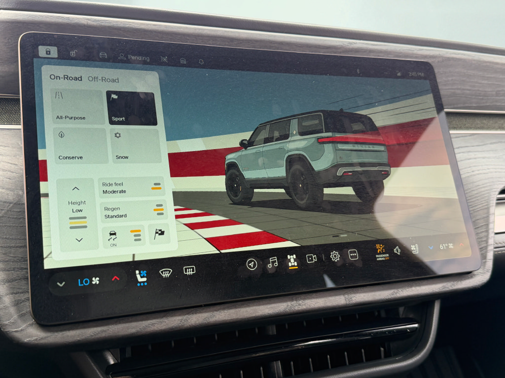Used 2023 Rivian R1S Adventure Quad AWD/4WD image 35