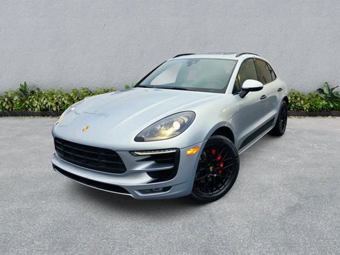 Used 2018 Porsche Macan GTS w/ Premium Package Plus AWD/4WD image 2