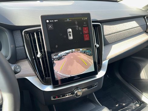 Used 2025 Volvo XC90 T8 Core w/ Protection Package image 22