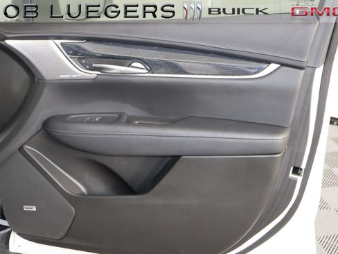 Used 2020 Cadillac XT5 Premium Luxury FWD image 18