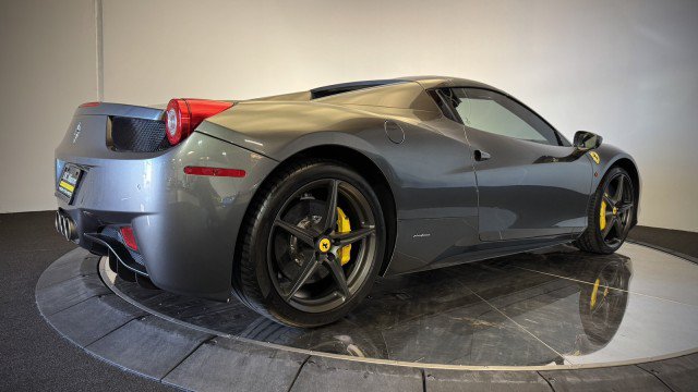 Used 2013 Ferrari 458 Spider RWD image 29