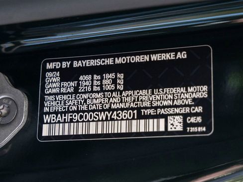 Certified 2025 BMW Z4 M40i w/ Edition image 32