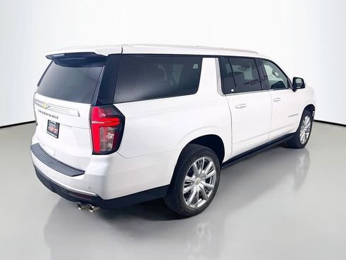 Used 2023 Chevrolet Suburban High Country image 10