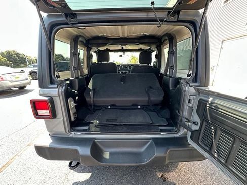 Used 2021 Jeep Wrangler Sport AWD/4WD image 18