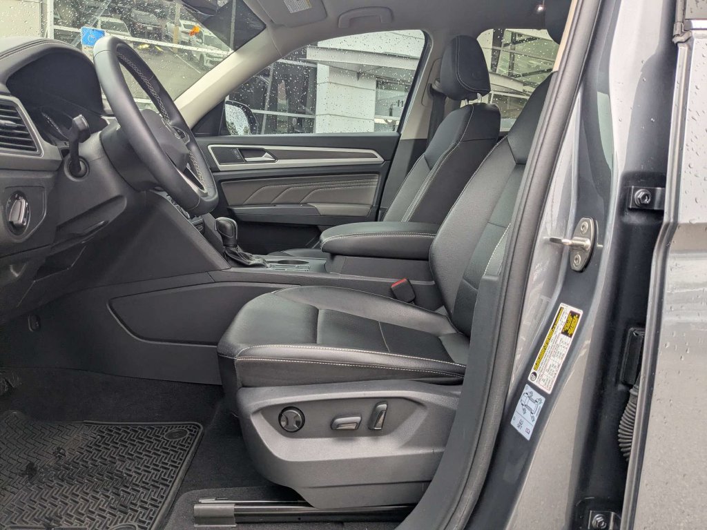 Used 2021 Volkswagen Atlas SE FWD image 2
