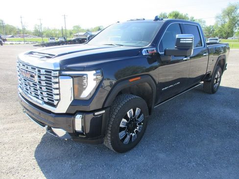 New 2026 GMC Sierra 3500 Denali w/ Denali Reserve Package AWD/4WD image 10