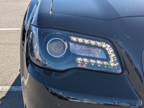 Used 2023 Chrysler 300 Touring L image 9