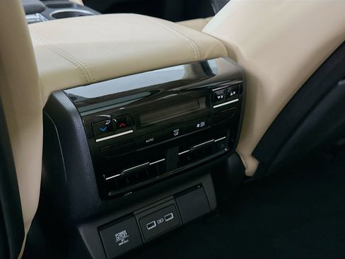 Used 2022 Acura MDX FWD image 25