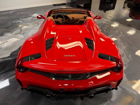Used 2020 Ferrari 488 Pista Spider RWD image 11