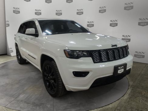 Used 2021 Jeep Grand Cherokee Laredo X AWD/4WD image 1