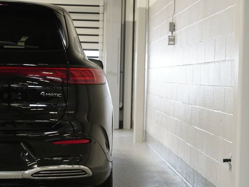 Certified 2023 Mercedes-Benz EQS 580 4MATIC SUV image 11