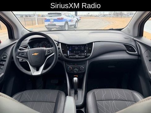 Certified 2020 Chevrolet Trax LT w/ LT Convenience Package image 7