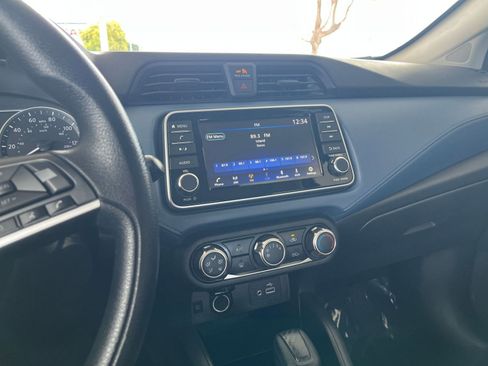 Used 2025 Nissan Versa SV FWD image 17