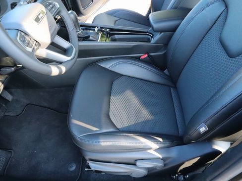 New 2026 Jeep Compass Latitude image 11