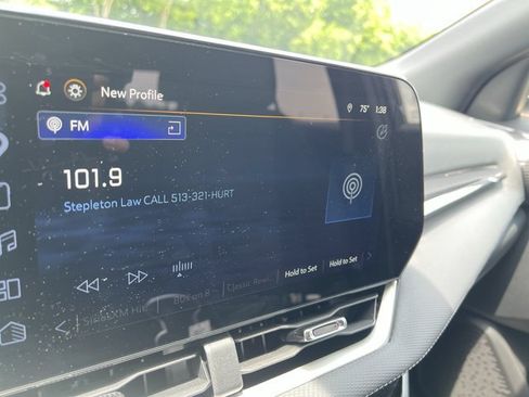Used 2025 Chevrolet Equinox LT w/ Midnight Edition FWD image 13