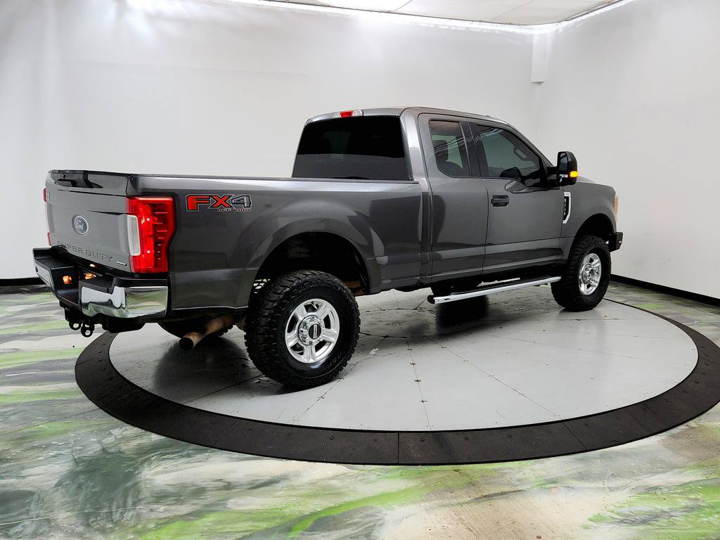 Used 2017 Ford F250 XLT w/ XLT Value Package AWD/4WD image 5