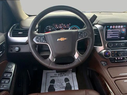 Used 2017 Chevrolet Suburban Premier RWD image 6