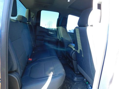 Used 2019 Chevrolet Silverado 1500 Custom Trail Boss w/ Custom Convenience Package image 4