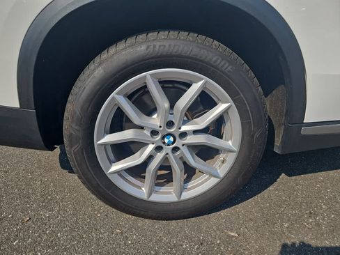 Used 2022 BMW X5 xDrive40i w/ Parking Assistance Package AWD/4WD image 22