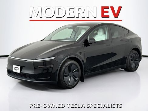Used 2026 Tesla Model Y Long Range AWD/4WD image 1