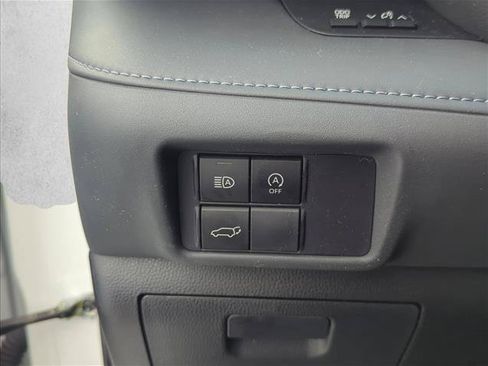 Used 2023 Toyota Highlander XSE FWD image 11