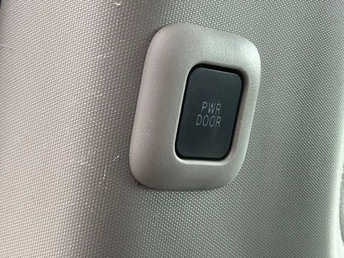 Used 2015 Toyota Sienna XLE AWD/4WD image 35