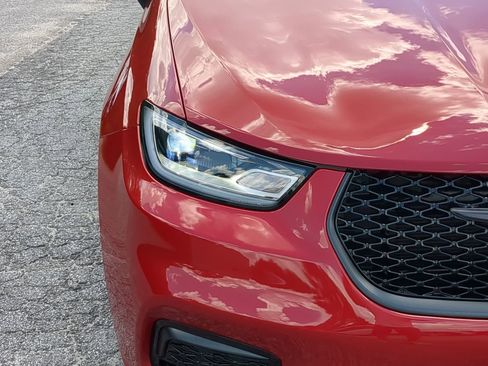 New 2025 Chrysler Pacifica Select w/ Fav Edition Package image 8