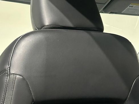 Used 2023 Ford Explorer XLT w/ Equipment Group 202A AWD/4WD image 61