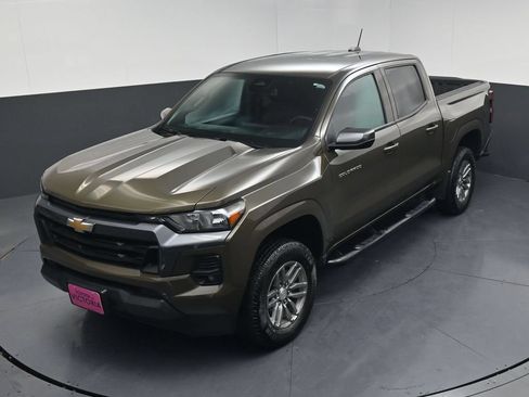 Used 2024 Chevrolet Colorado LT w/ LT Convenience Package II RWD image 15