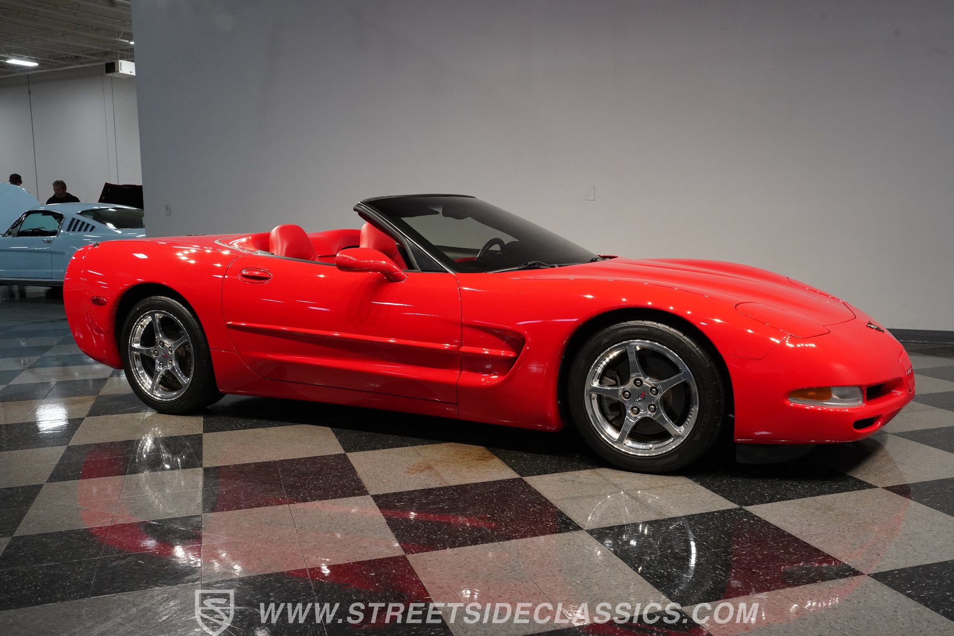 Used 2004 Chevrolet Corvette Convertible w/ Preferred Equipment Group RWD image 16