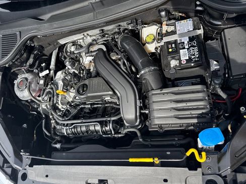 Used 2024 Volkswagen Taos SE image 28