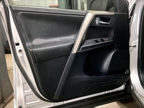 Used 2015 Toyota RAV4 XLE image 22