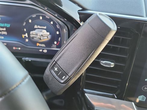 Used 2025 Chevrolet Silverado 1500 LT image 15