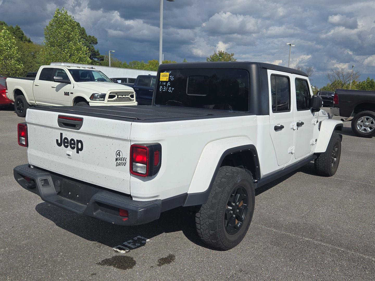 Used 2022 Jeep Gladiator Sport AWD/4WD image 7