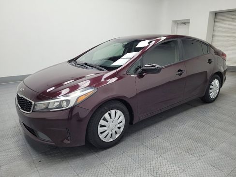 Used 2017 Kia Forte LX FWD image 2
